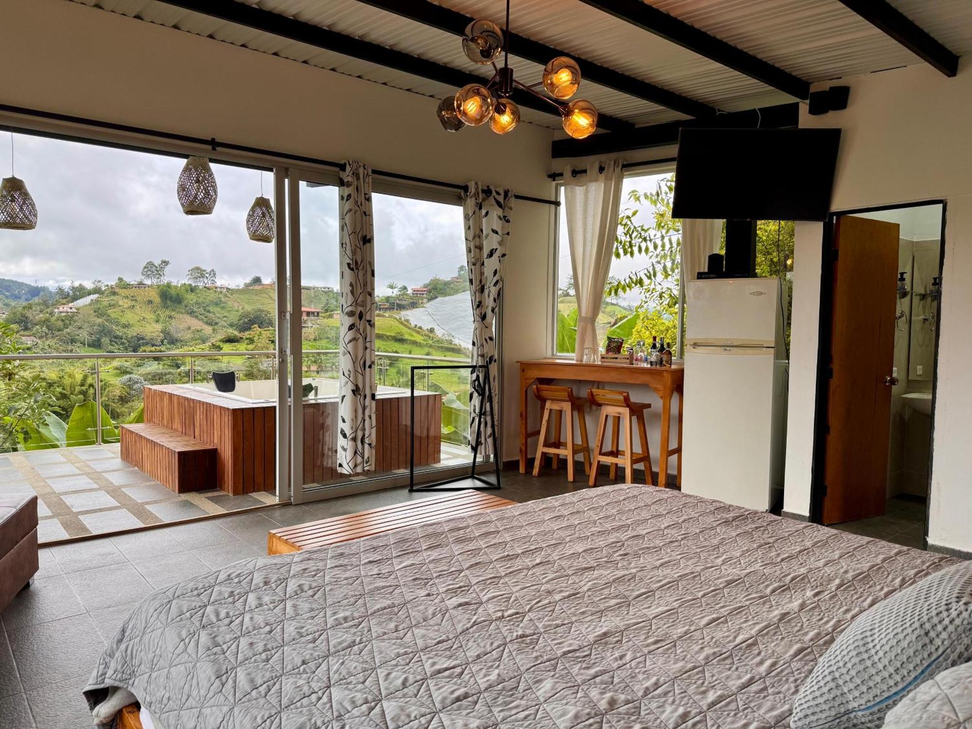 Hotel Campestre Alto Lindo En Guatapé Kültér fotó