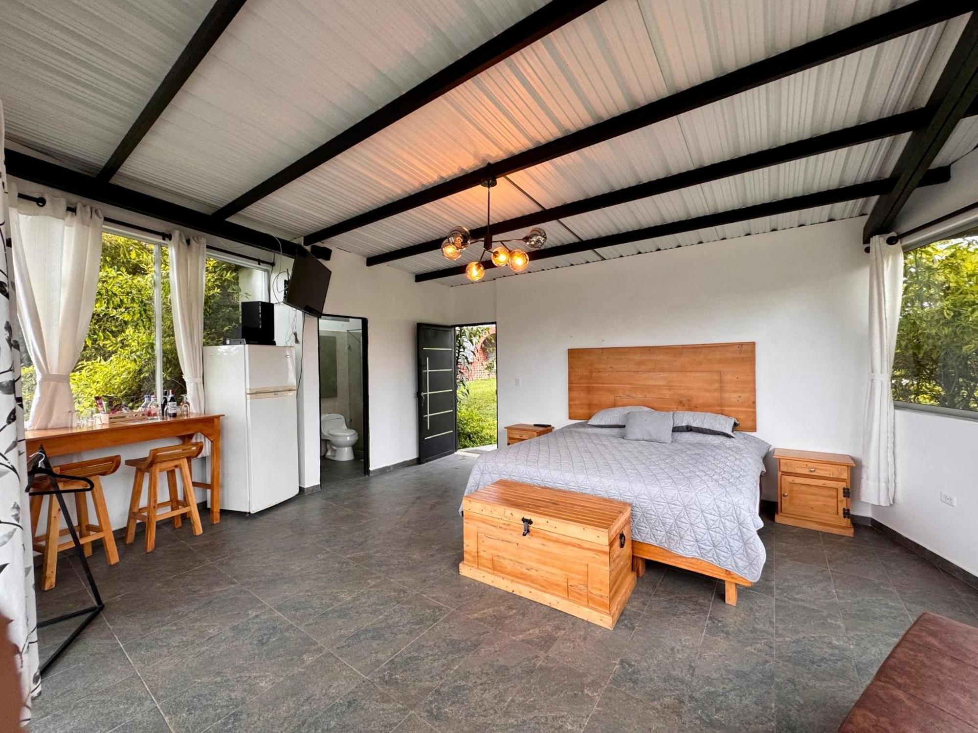 Hotel Campestre Alto Lindo En Guatapé Kültér fotó
