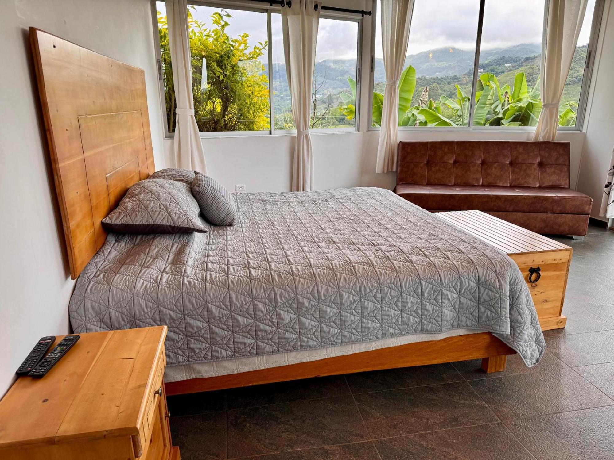 Hotel Campestre Alto Lindo En Guatapé Kültér fotó