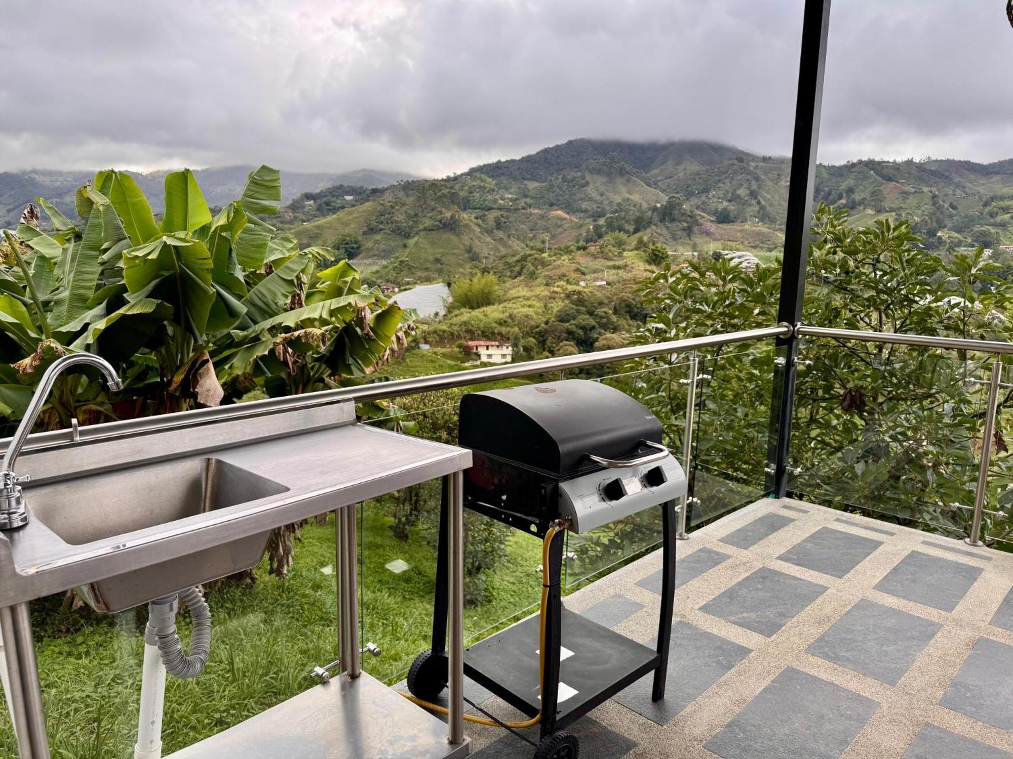 Hotel Campestre Alto Lindo En Guatapé Kültér fotó