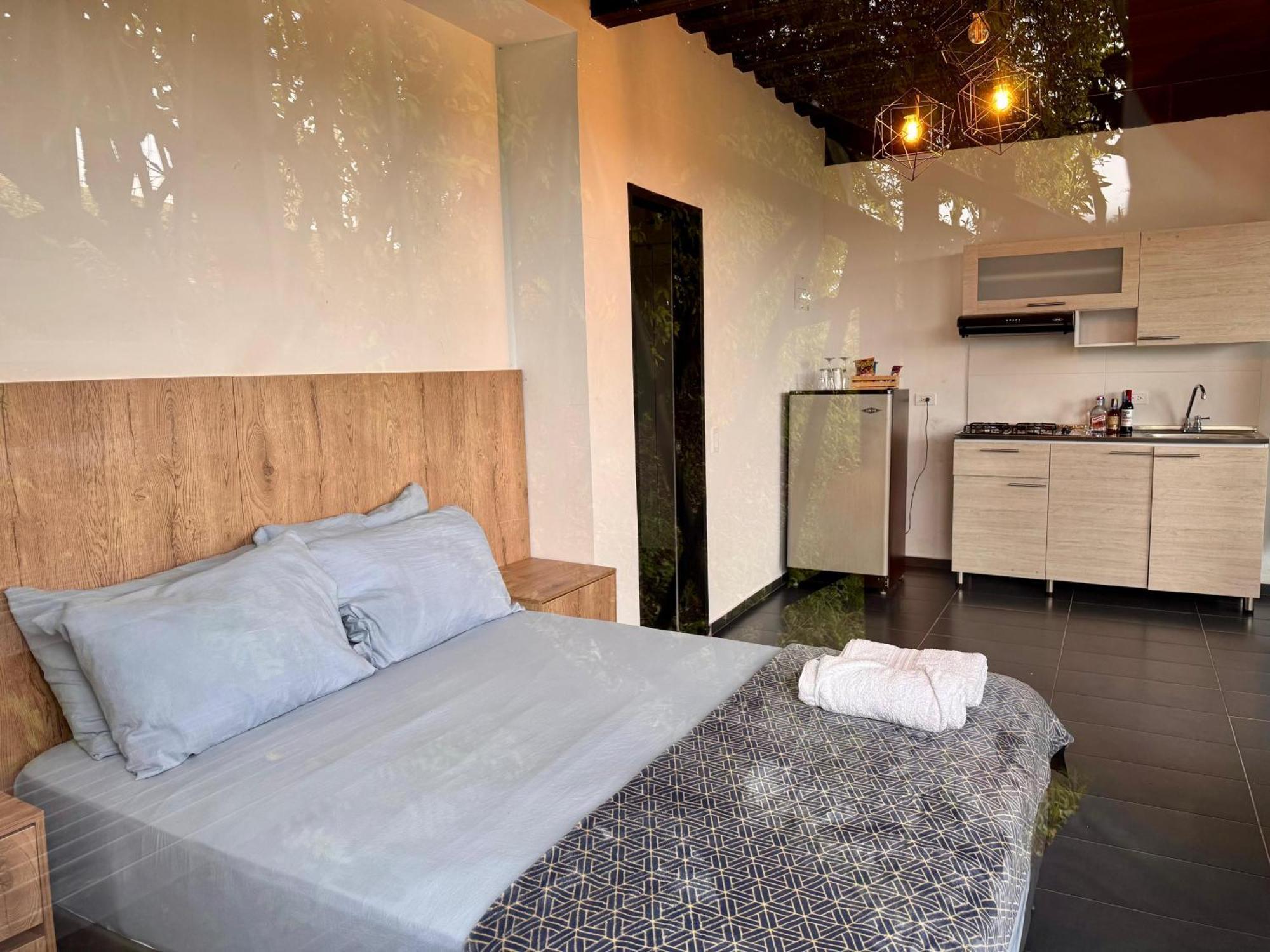 Hotel Campestre Alto Lindo En Guatapé Kültér fotó