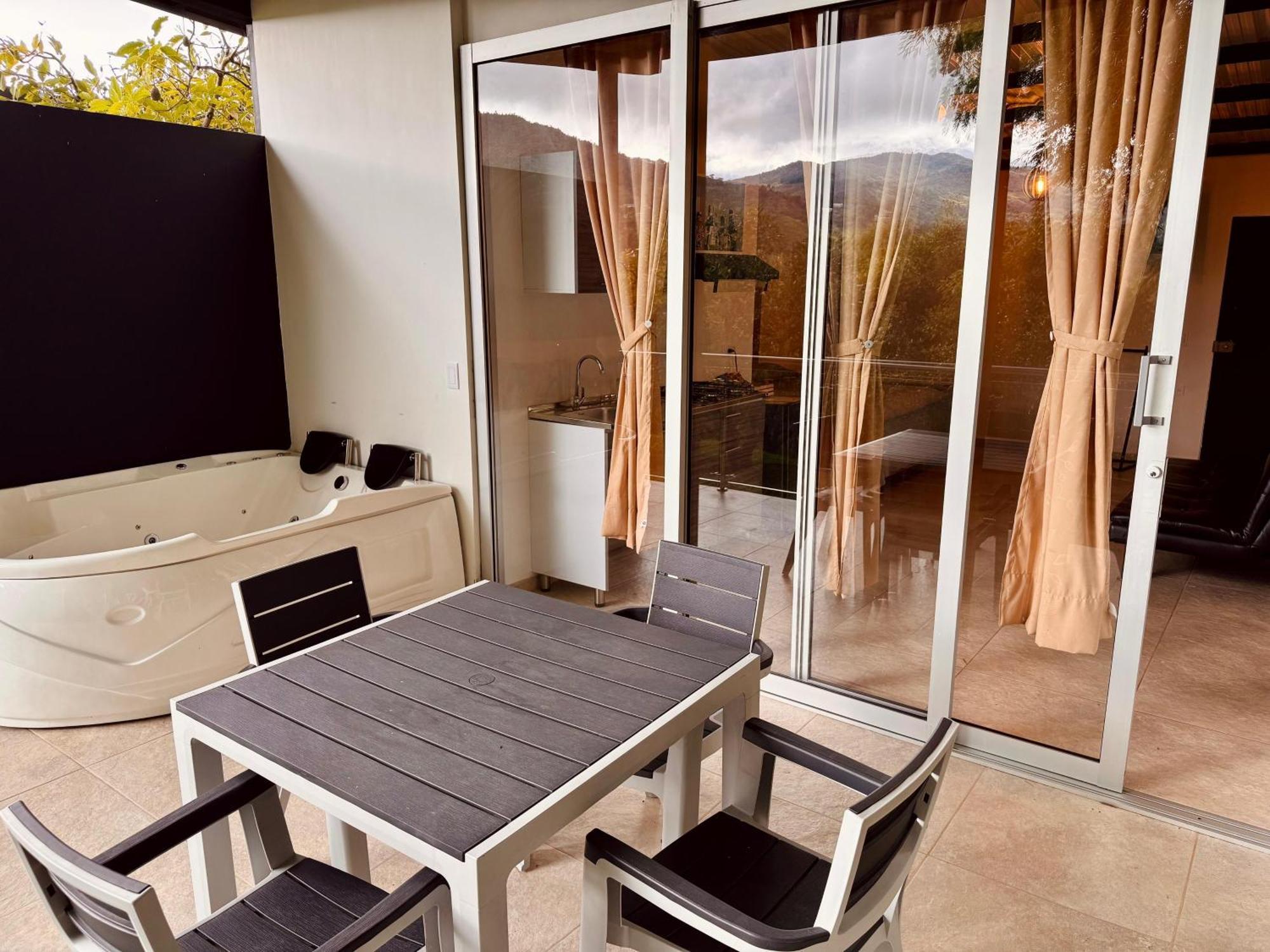 Hotel Campestre Alto Lindo En Guatapé Kültér fotó