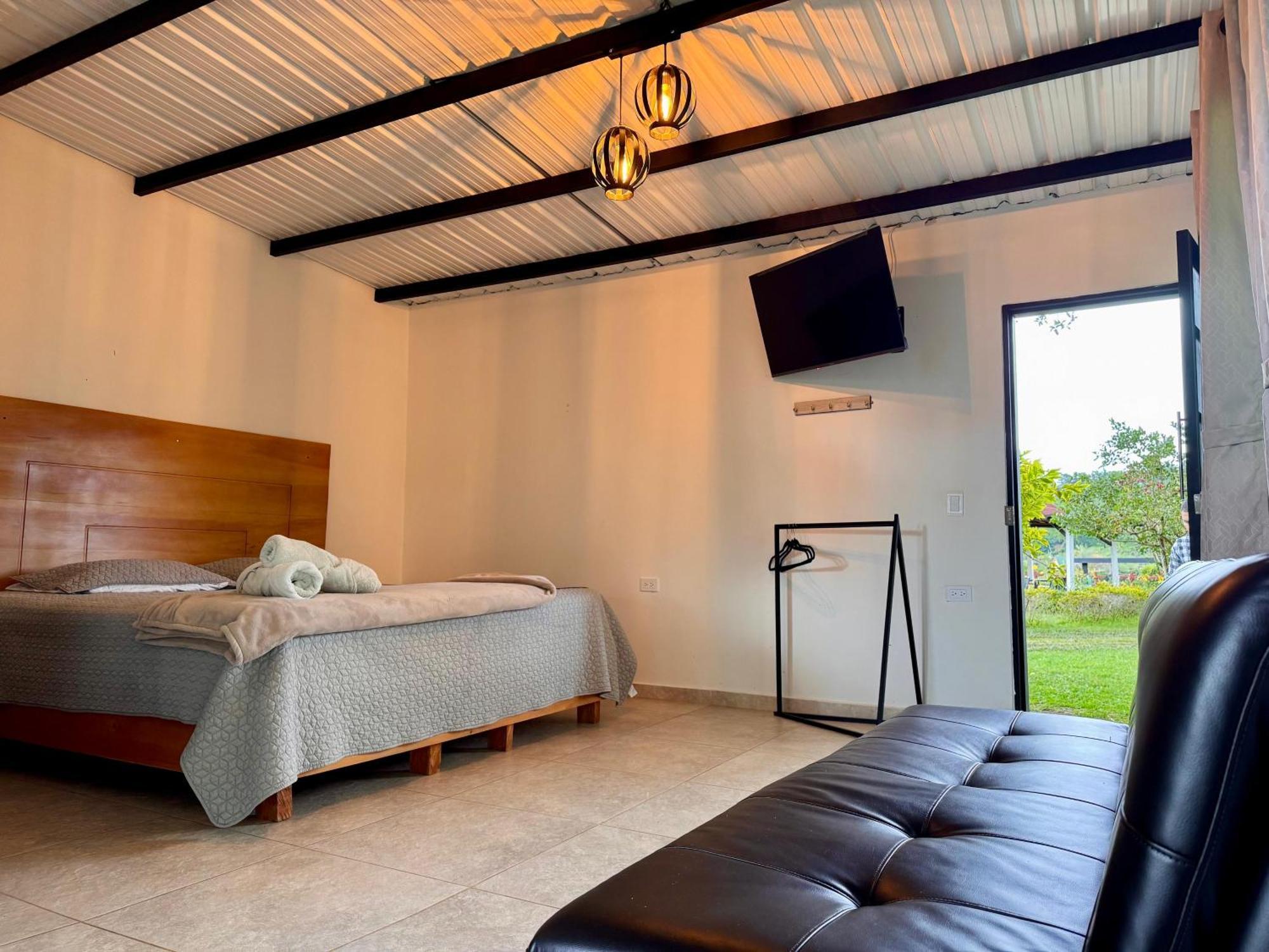 Hotel Campestre Alto Lindo En Guatapé Kültér fotó