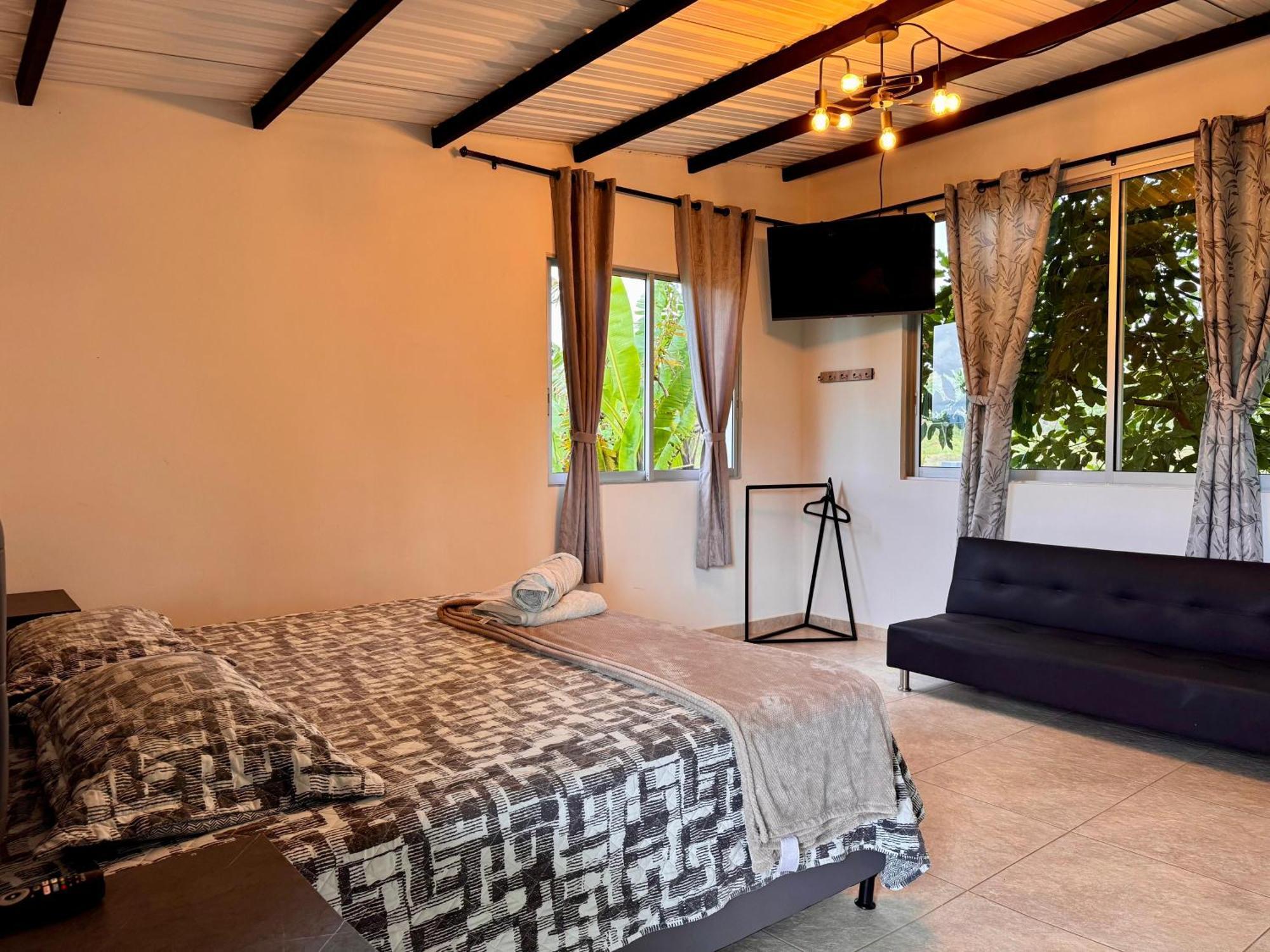 Hotel Campestre Alto Lindo En Guatapé Kültér fotó