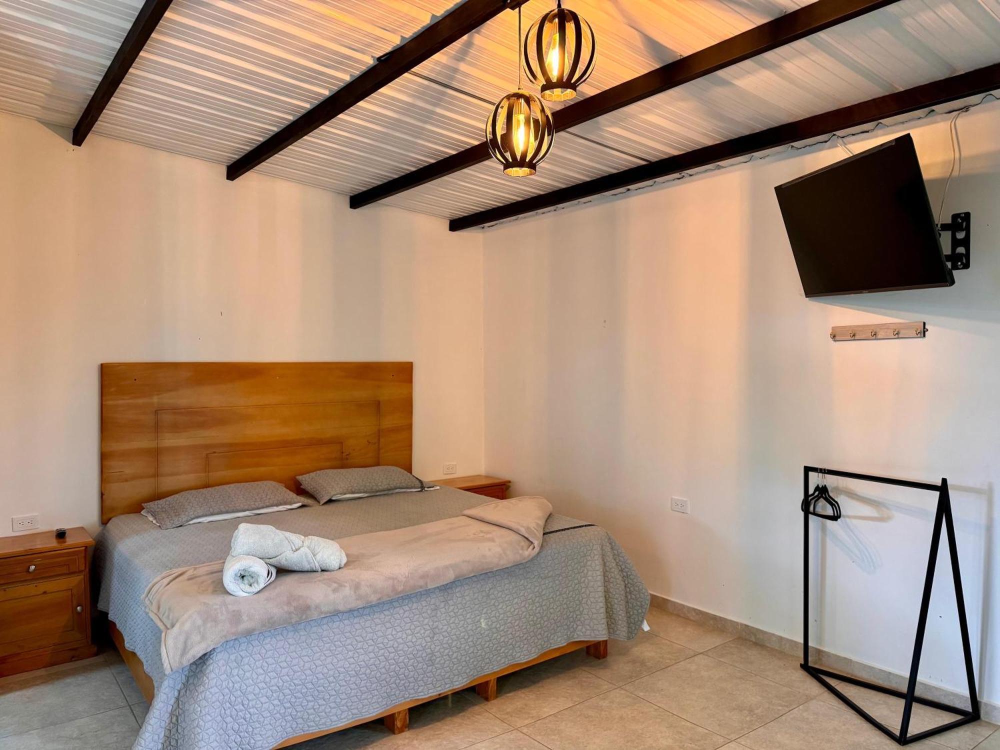 Hotel Campestre Alto Lindo En Guatapé Kültér fotó
