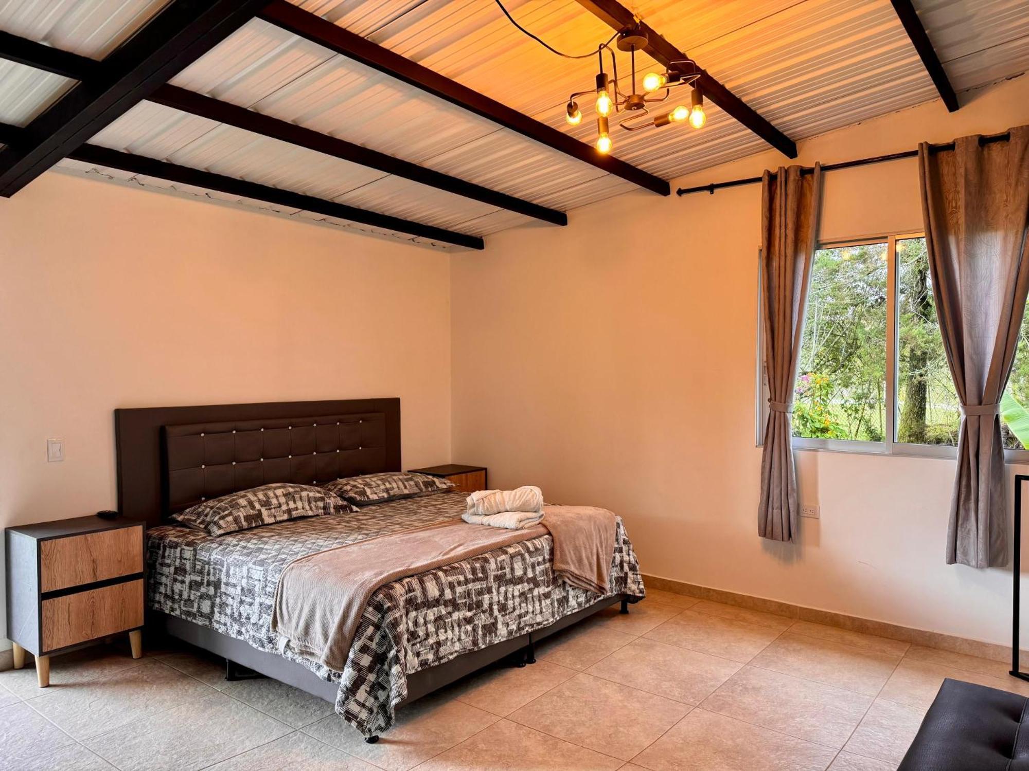 Hotel Campestre Alto Lindo En Guatapé Kültér fotó