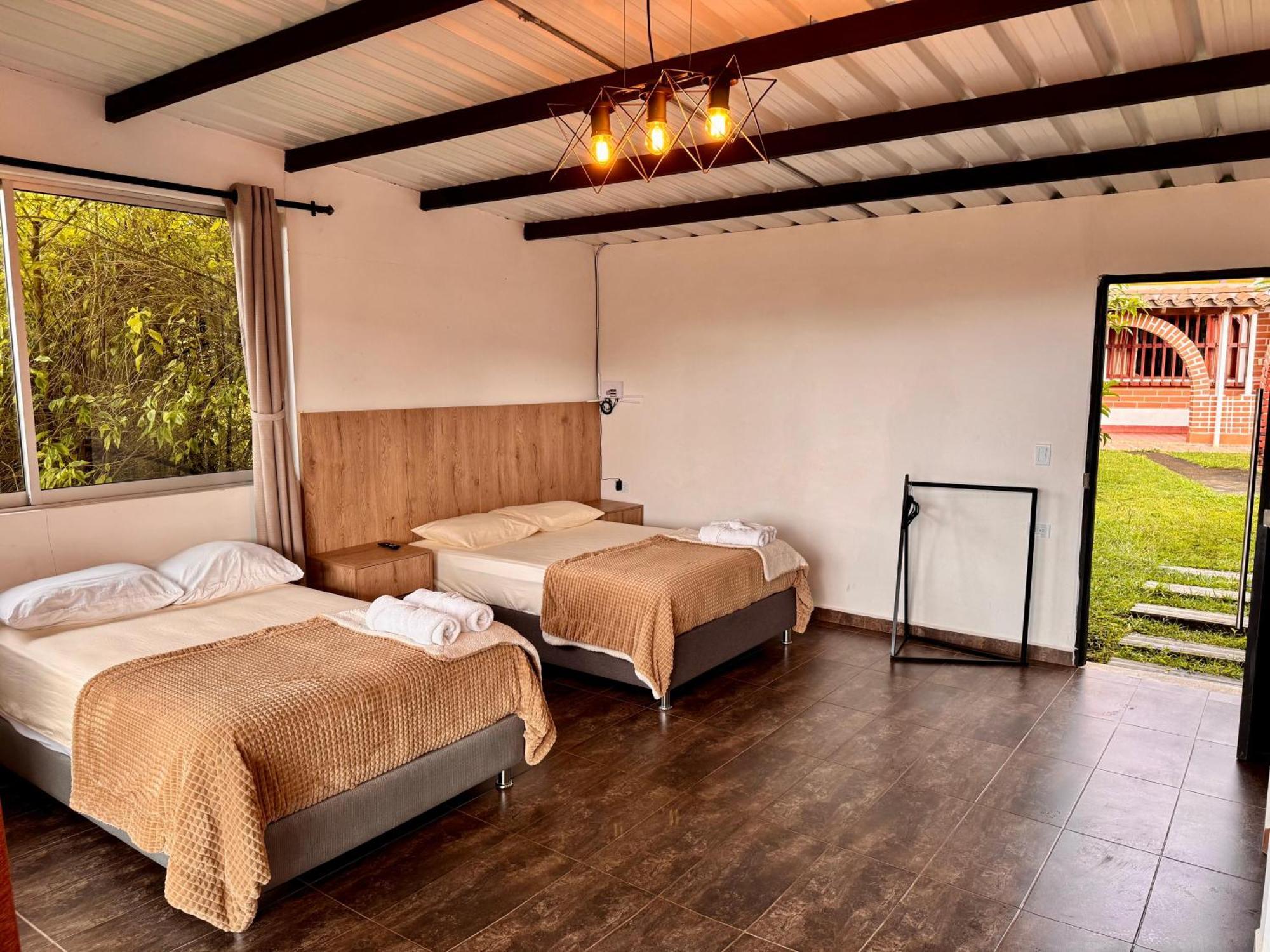 Hotel Campestre Alto Lindo En Guatapé Kültér fotó