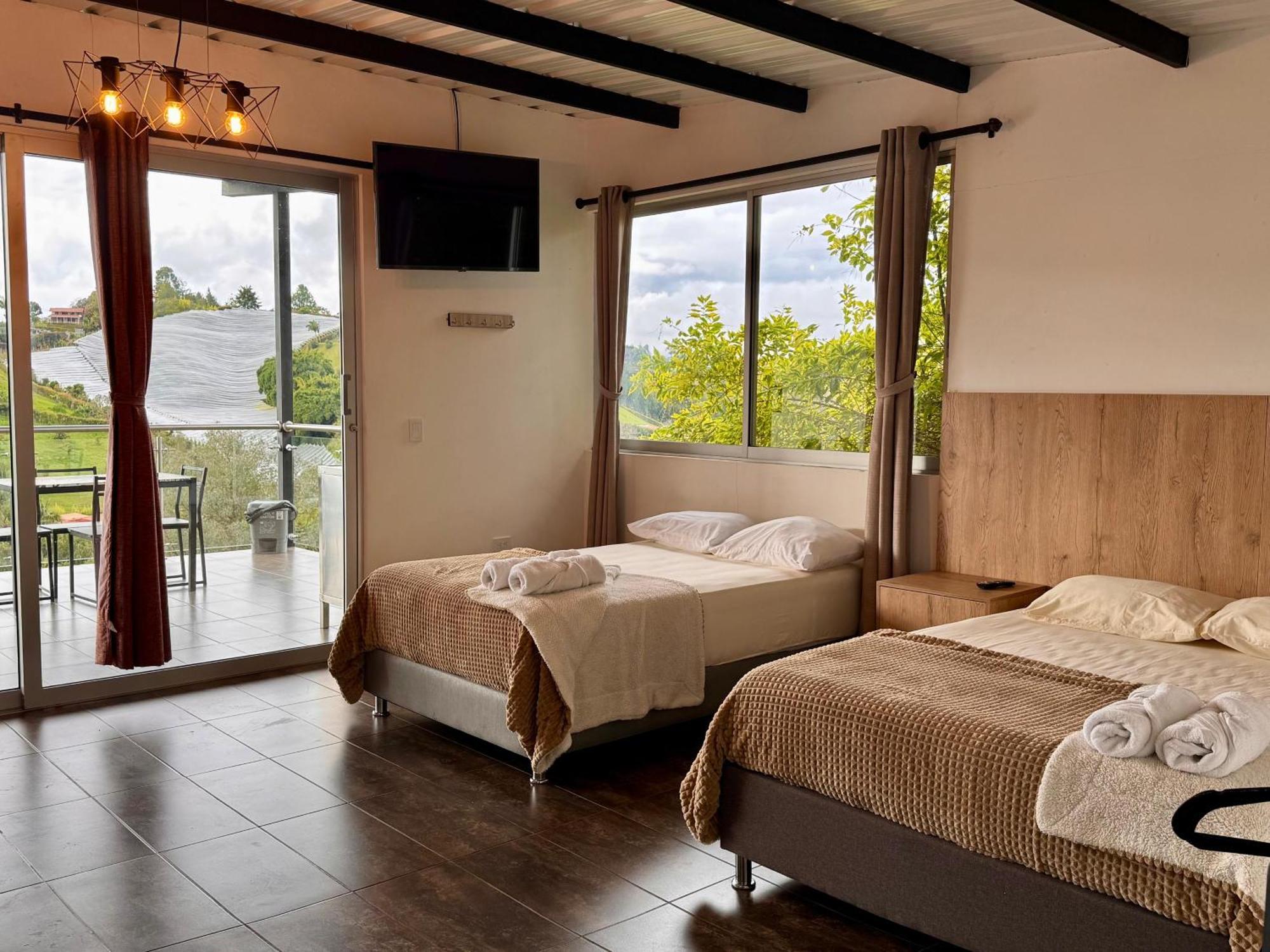 Hotel Campestre Alto Lindo En Guatapé Kültér fotó