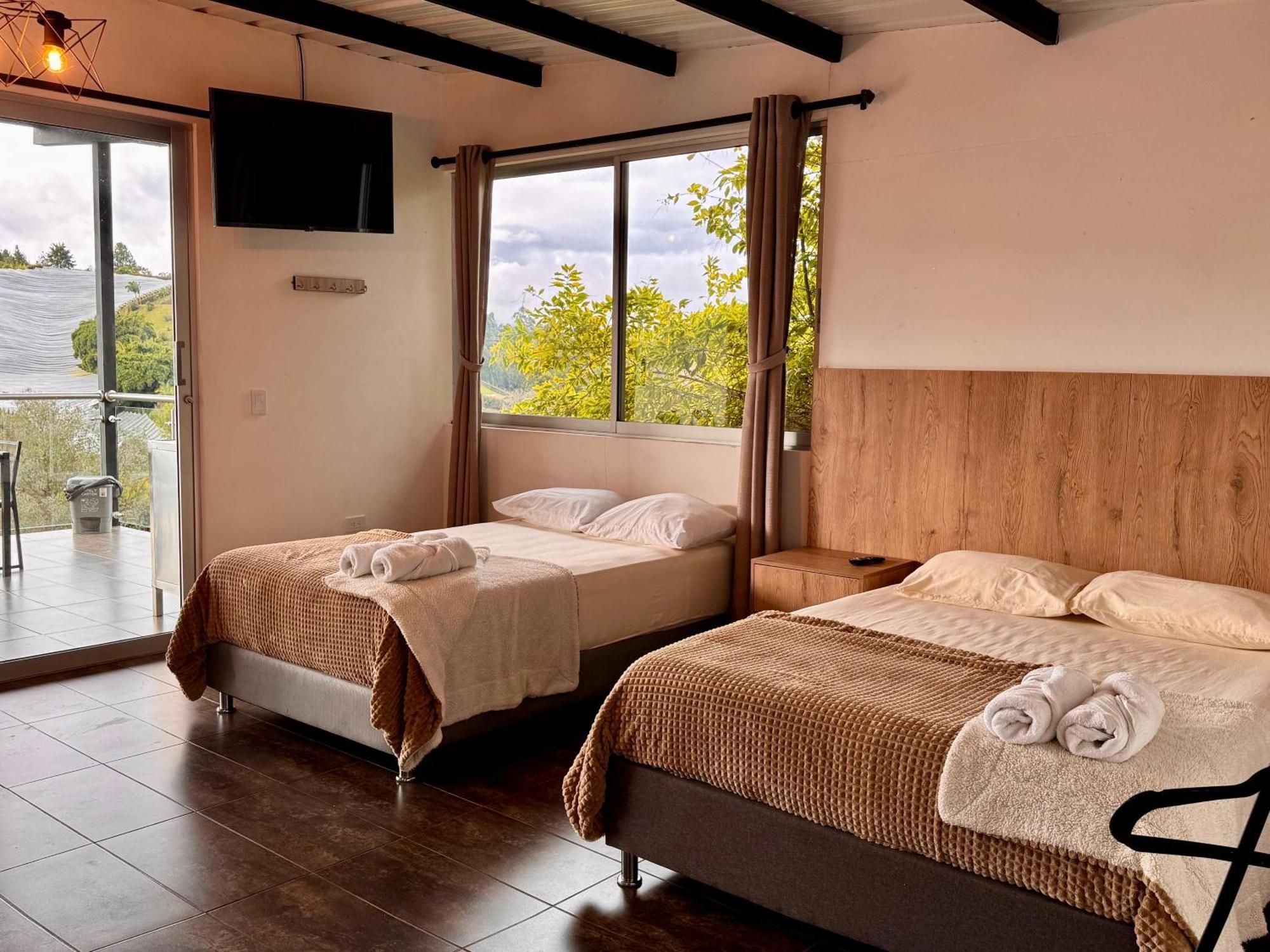 Hotel Campestre Alto Lindo En Guatapé Kültér fotó