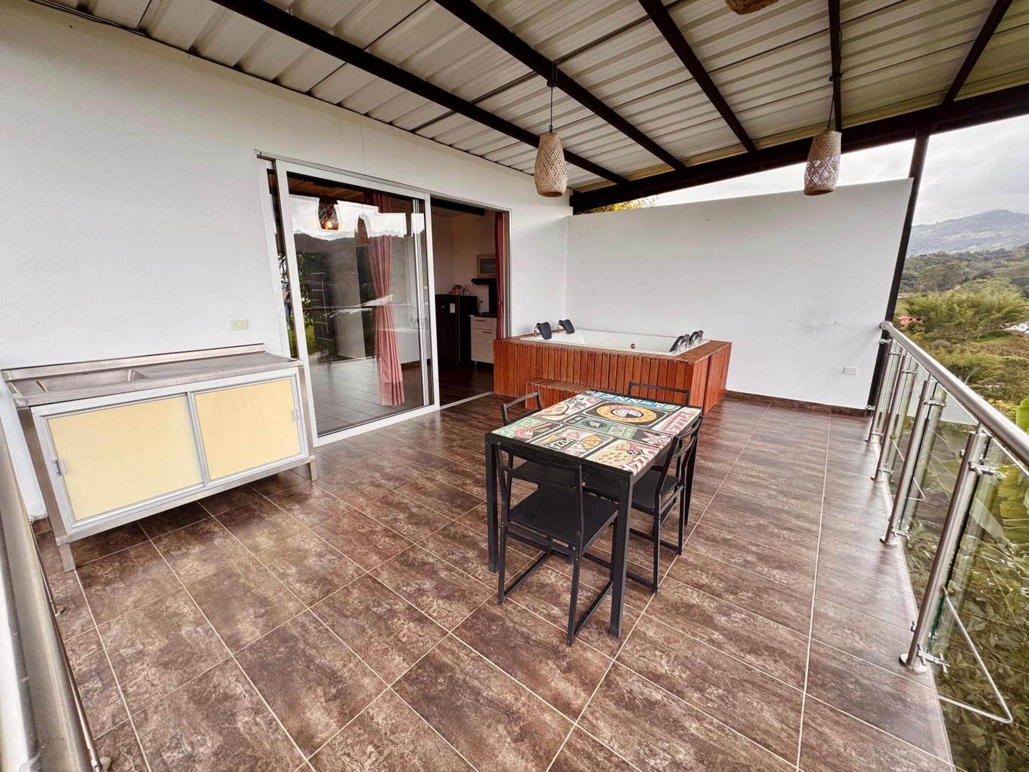 Hotel Campestre Alto Lindo En Guatapé Kültér fotó