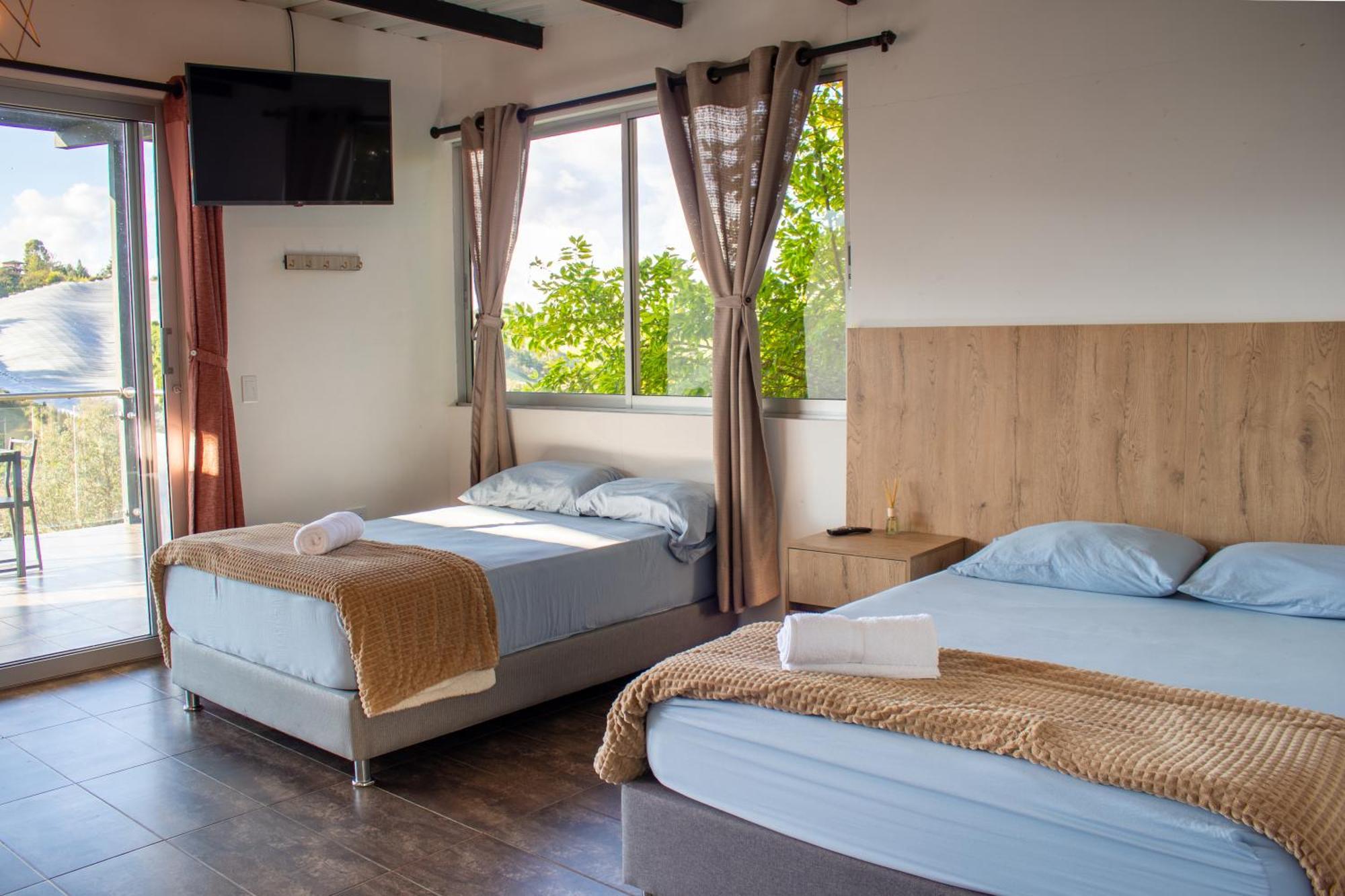 Hotel Campestre Alto Lindo En Guatapé Kültér fotó